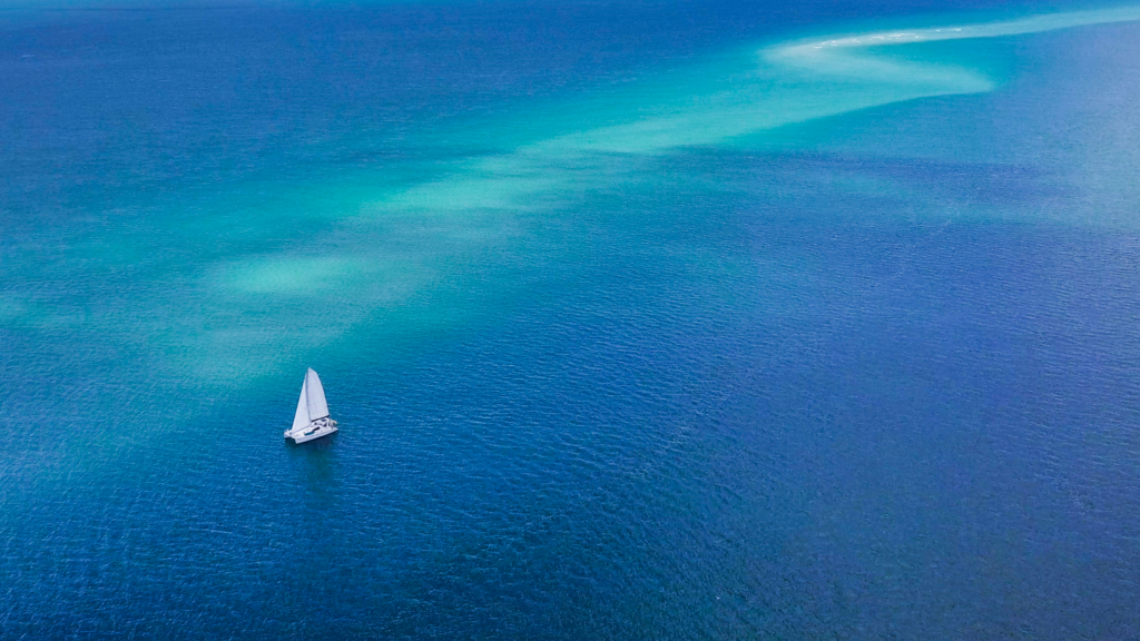 yacht sinking fraser island